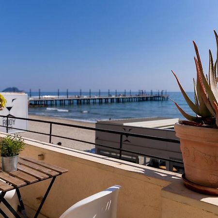 Appartamento fronte mare con terrazzo zio Alassio Esterno foto